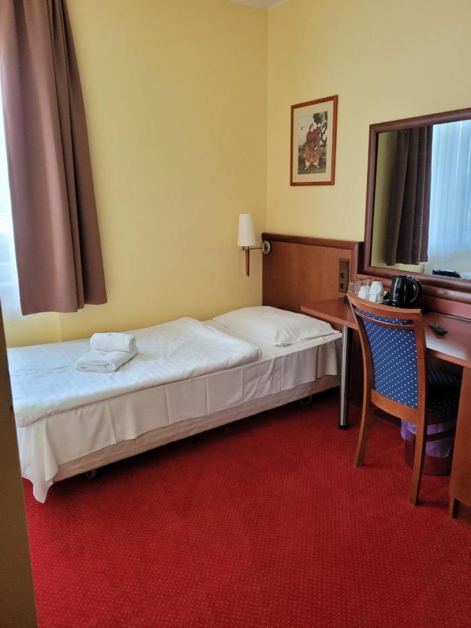 Virgo B&B Biznes Rumia Buitenkant foto