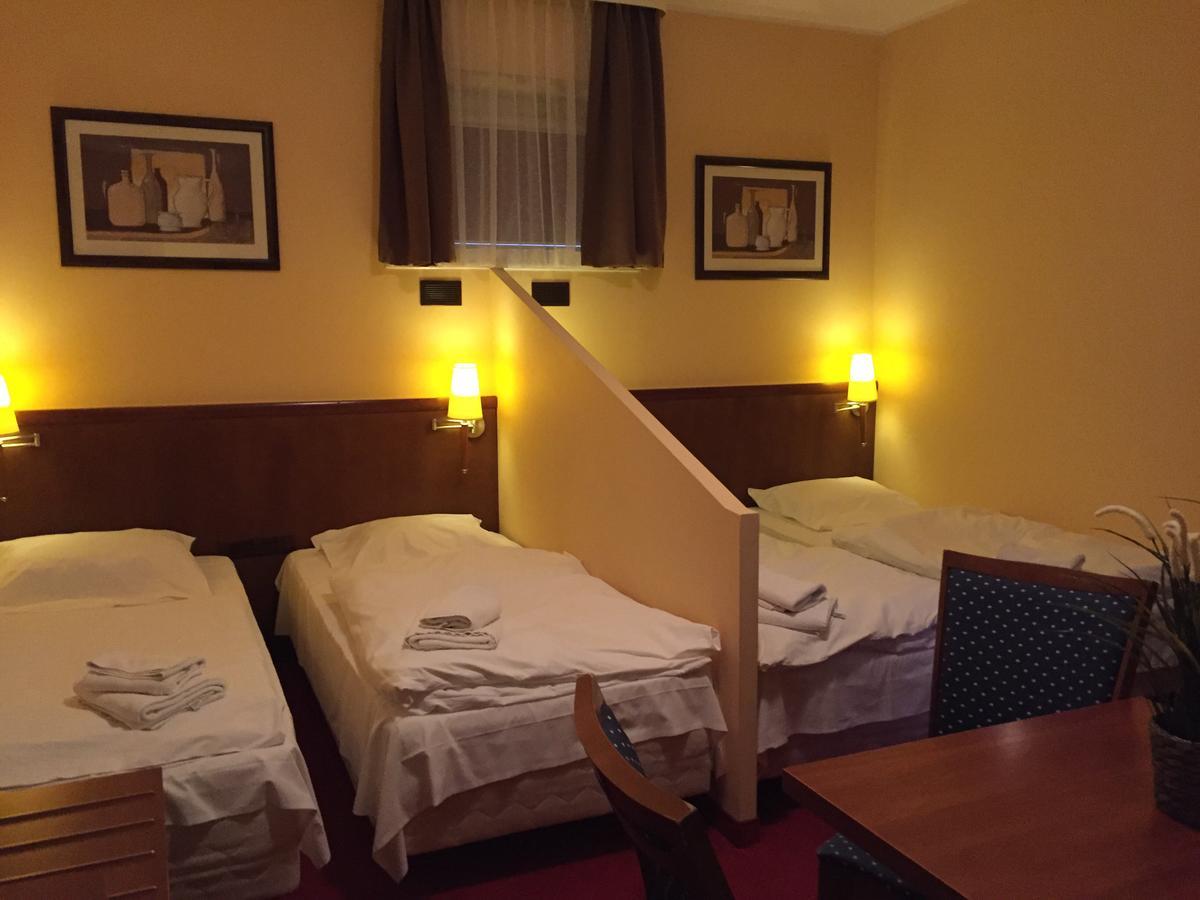 Virgo B&B Biznes Rumia Buitenkant foto