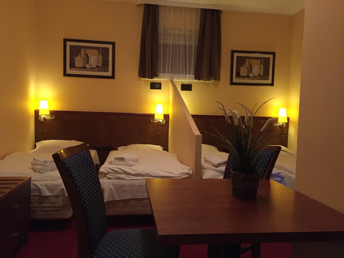 Virgo B&B Biznes Rumia Buitenkant foto